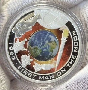 2009 Cook Islands First Man on the Moon | .999 Silver Dollar w/BOX & COA - Picture 1 of 3