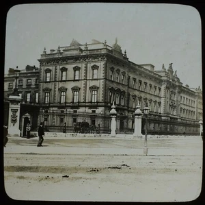 ANTIQUE Magic Lantern Slide BUCKINGHAM PALACE LONDON C1890 OLD VICTORIAN PHOTO - Picture 1 of 2