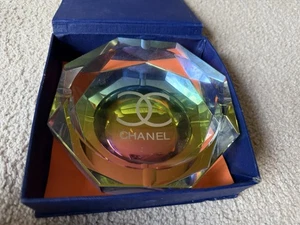 Schwerer Vintage Kristall Aschenbecher Irredescent Multi Home Art Dekor Sammlerstück Neu - Bild 1 von 4