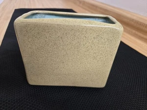 Vtg. mcm Glidden pottery vase 128 green shades/speckled. - Picture 1 of 8