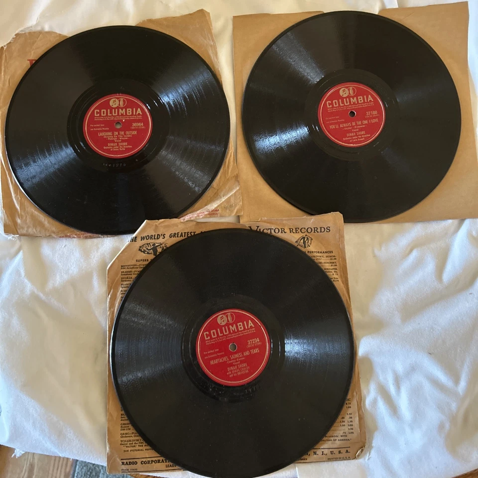LOT OF 3-DINAH SHORE 78 RPM RECORDS- COLUMBIA 37234/36964/37188-VG+ - Image 1 of 4