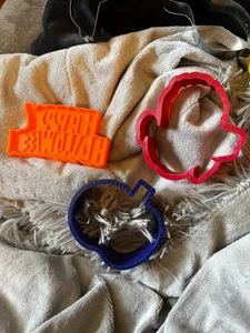 3 Plastic Cookie Cutters - Red Turkey, Blue Pumpkin, Orange Happy Halloween-USED - Picture 1 of 2