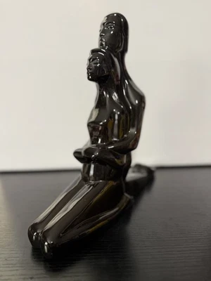 RARA Estatua De Hombre y Mujer Abrazada Estilo Art Deco Años 90 Estilo Elegante  Foto 1 de 4