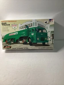 Atlantis, Gas Truck, Sinclair, New Model . Scale ? - Picture 1 of 7