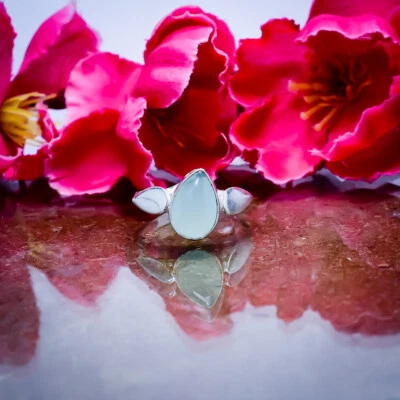 Stupefacente Acqua Calcedonio Taglio Gemma 925 Argento Sterling Mano Anello All - Immagine 1 di 3