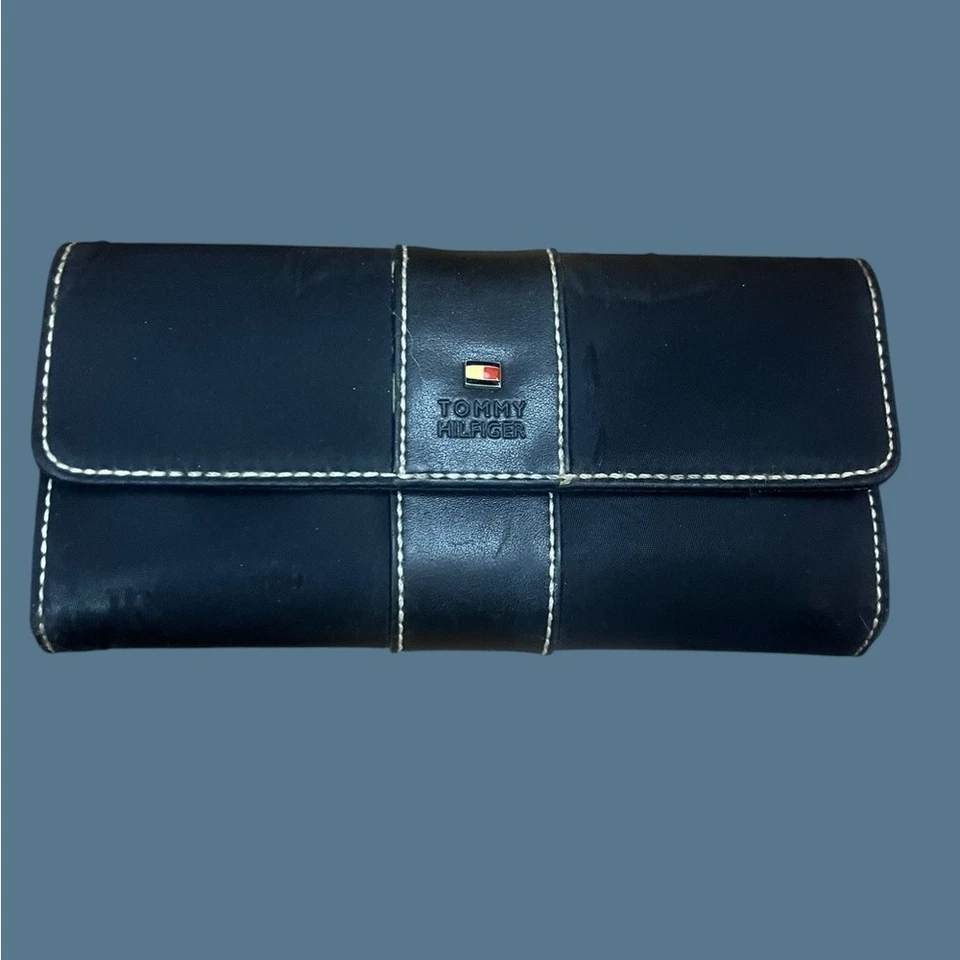 Cartera Retro Tommy Hilfiger Doble Solapa Negra Roja Cierre a Presión Clásica Preppy Foto 1 de 4