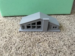 A Frame House - HO Gauge 1:87 Scale - No Assembly Required - Prebuilt - Picture 1 of 7