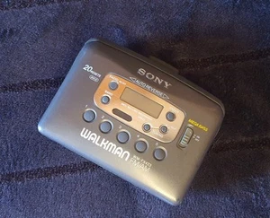 WALKMAN RADIO STEREO CASSETTE AUTOREVERSE SONY WM-FX423 - Foto 1 di 9