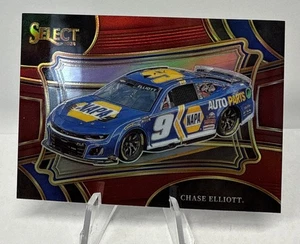 2024 Panini Select - Pit Road Chase Elliott #139 Maroon Prizm /125 - Bild 1 von 2
