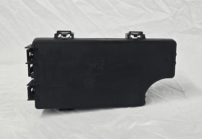 Dodge Caliber SXT 2010 2,0 L motor caja de fusibles relé módulo de unión conjunto de unidad. OEM Foto 1 de 4