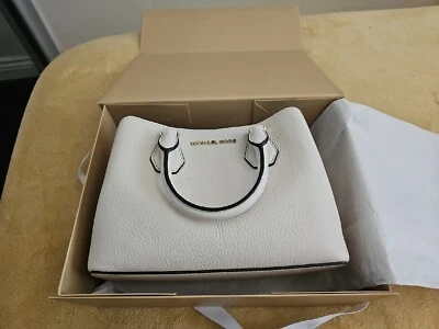 MICHAEL KORS - CAMILLE. LIGHT CREAM, BNWT - MEDIUM- RRP £340..... - Image 1 of 4