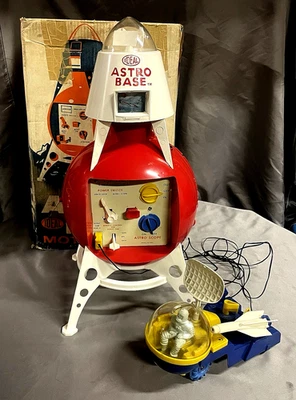 Base Astro Motorizada Juguete Ideal Años 60 De Colección con Coche y Caja - LEER POR FAVOR Foto 1 de 4