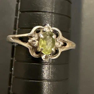 Anello vintage in argento sterling con zirconi peridoto - misura 9,5 - Foto 1 di 7