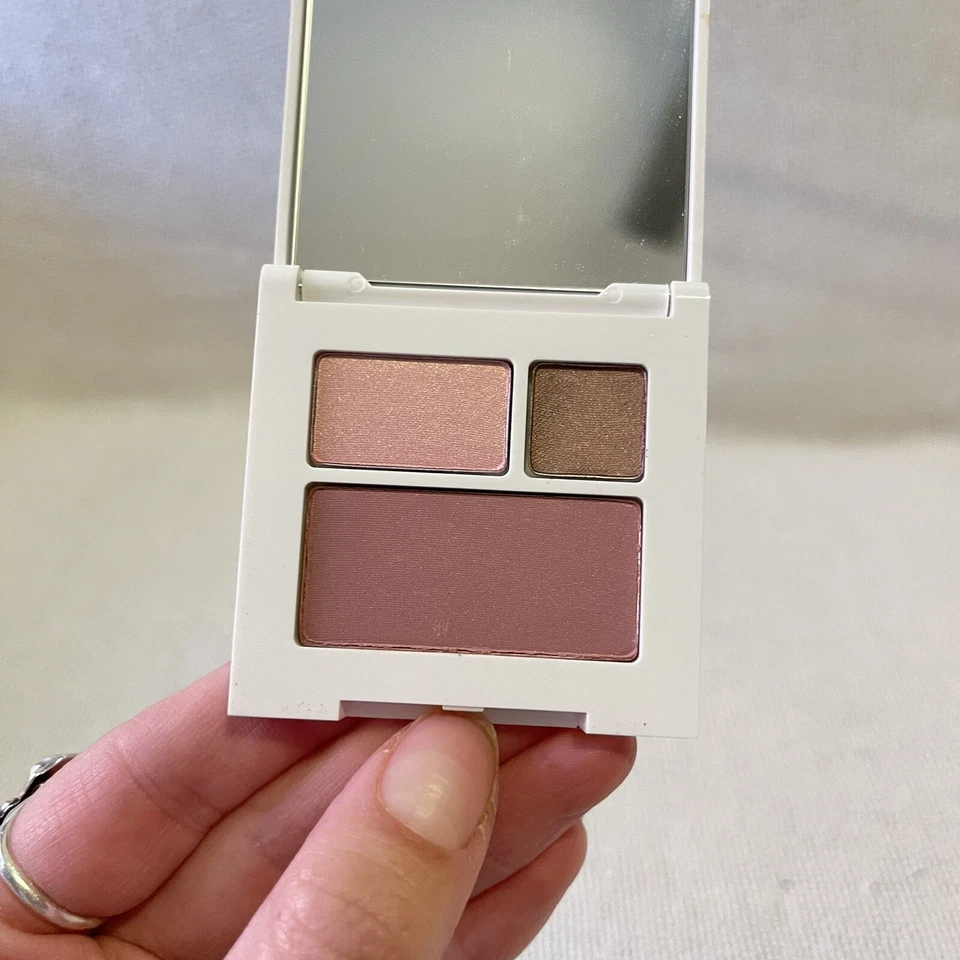 Clinique Colour Eye Shadow Duo 14 Strawberry Fudge 15 Smoldering Plum Blush - Image 1 of 3