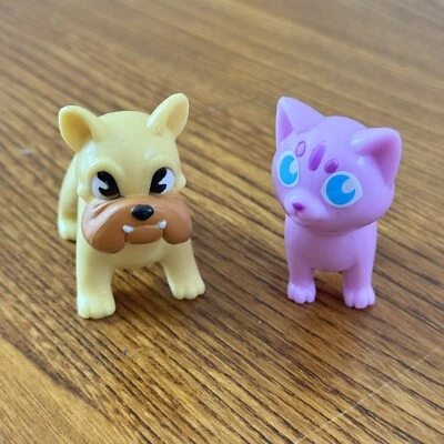 Lote de 2 juguetes de plástico para animales Bulldog y gato morado Foto 1 de 4