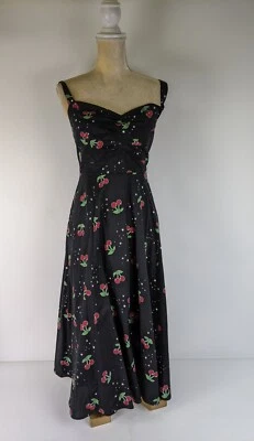 VESTIDO PINUP RETRÔ CHIQUE PRETO ESTAMPA CEREJA SEXY ANOS 60 TÓRRIDO 0X 10 12 PLUS SIZE - Imagem 1 de 4