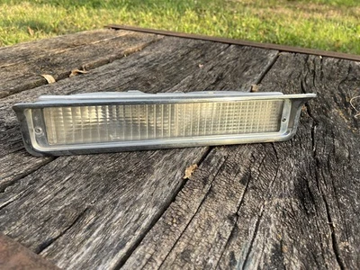 1981 - 1987 年别克 Regal Right Park 灯总成原始设备制造商 #5971623 — 第 1/4 张图片