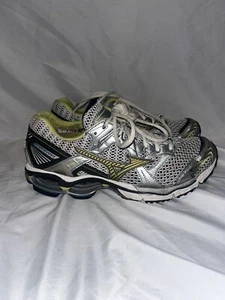 Size 11 Women’s Mizuno Wave Creation 11 Running Shoes / Sneakers White Gray - Picture 1 of 7