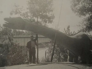 VINTAGE ROADSIDE AMERICA ATTRACTION DINOSAUR ROUTE 66? 1960 BRONTOSAURUS PHOTO - Picture 1 of 7
