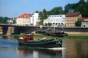Foto Binnenschiff, Elbe Meissen 2013, Wohnschiff ANNA KOOSJE - Bild 1 von 1