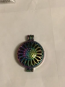Aromatherapy Essential Oil Diffuser Locket Pendant Necklace + 2 pads - Picture 1 of 17