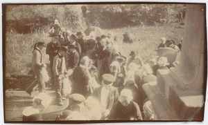 Sainte-Anne la Palud, Plonévez-Porzay (Finistère). Les environs de la fontaine. - Imagen 1 de 1