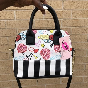 NEU Luv Betsey Johnson Kuppel Schulter Crossbody gestreift Handtasche Umhängetasche - Bild 1 von 8