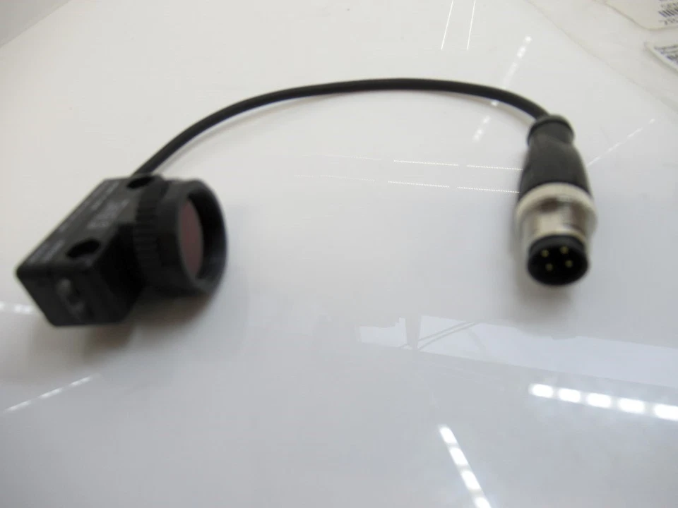 Balluff B0S 11K-PA-IE11-00,15-S4 Photoelectric Sensor - Image 1 of 4