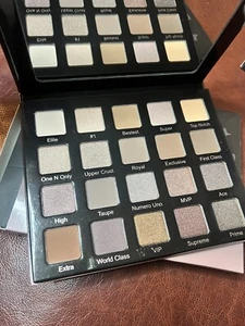 PALETA DE SOMBRAS DE OJOS VIOLETA VOSS MUESCA TOPO 20 sombras de ojos NUEVO EN CAJA - Imagen 1 de 5