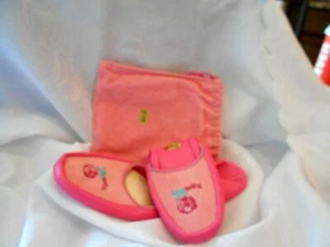 UNBRANDED-SIZE MEDIUM EMBROIDERED NARROW TRAVEL SLIPPERS WOMEN - Picture 1 of 1