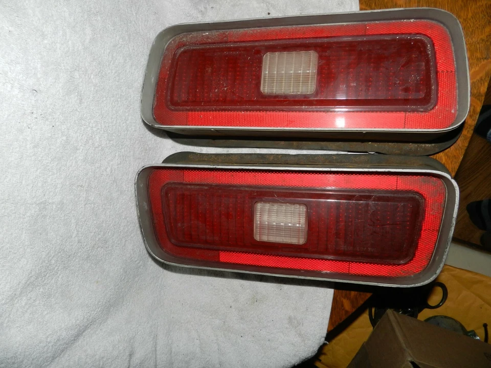 Chevy Chevelle Malibu 1974 clásico luces traseras luces de freno par de lentes Foto 1 de 3