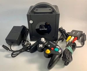 Nintendo DOL-101 (USA) Console GameCube con controller e cavi - Nera ~ Bella! - Foto 1 di 18