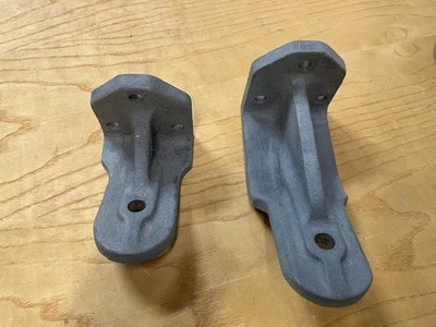  Soporte de montaje del motor delantero derecho e izquierdo OEM Toyota Land Cruiser FJ40 (69-75) Foto 1 de 4