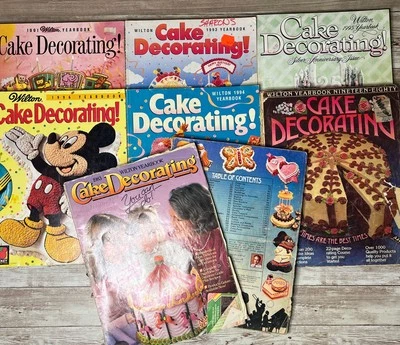 Vintage Lot of 8 Wilton Cake and Food Decorating Year Book (1980-1996) *READ* - Imagem 1 de 4