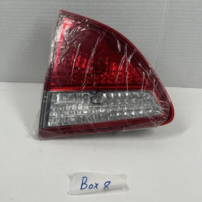 NEW 2007 - 2012 HYUNDAI VERACRUZ RIGHT INNER TAIL LIGHT ASSEMBLY 92406-3J0 OEM - Image 1 of 4