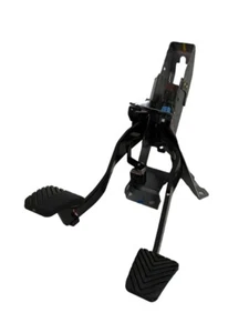 PEDALIERA / PEDALI (FRENO / FRIZIONE) MITSUBISHI SPACE STAR 1.2 BENZINA 2020 - Foto 1 di 5