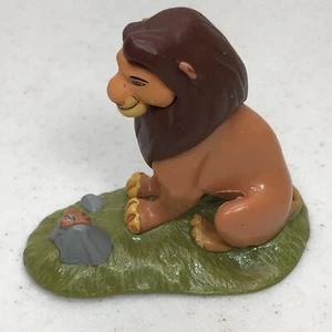 Disney Re Leone Mufasa Figura Seduta Giocattolo Piccolo Mini 3”-4” cake topper - Foto 1 di 5