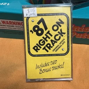 '87 RIGHT ON TRACK Compliación Varios Artistas Originales Vintage Audio Cassette  - Imagen 1 de 2