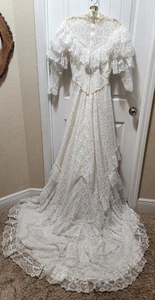 Vintage 60s 70s Victorian Ivory Bridallure Laced Wedding Dress Size 5 With Train - Bild 1 von 15