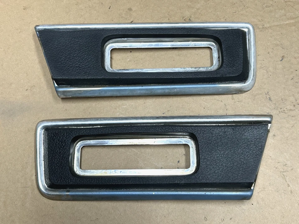 Dodge Truck D150 81-93 Ramcharger - guardabarros delantero intermitente moldura diestro diestro Foto 1 de 4