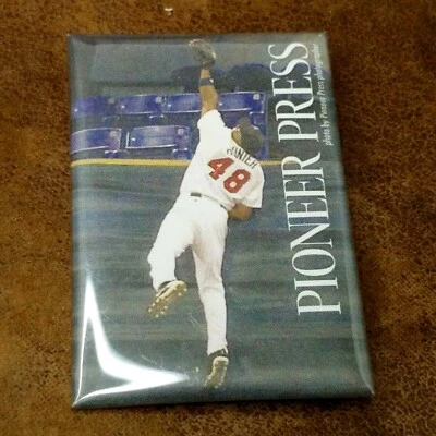 2004 Minnesota Twins Torii Hunter 48 Pin Back Pioneer Press Photo MLB - Image 1 of 2