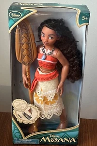 Disney Store Moana Doll 12" w/paddle boat Exclusive New - Picture 1 of 2