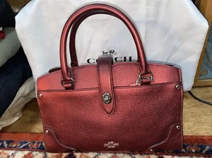 Neu Coach Mercer 24 Metallic Rot Leder Umhängetasche Schultertasche Umhängetasche 295 $ - Bild 1 von 14