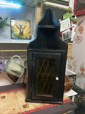 Черный угловой настенный медицинский шкаф с желтой стеклянной дверцей высотой 28 дюймов - Изображение 1 из 4