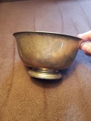 Cuenco con patas International Silver Company de 5" hecho en EE. UU. deslustrado Foto 1 de 4