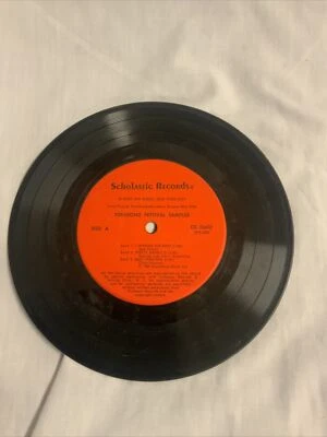 FOLKSONG FESTIVAL SAMPLER SCHOLASTIC RECORDS 7" SINGLE LP. TESTED - Image 1 of 4