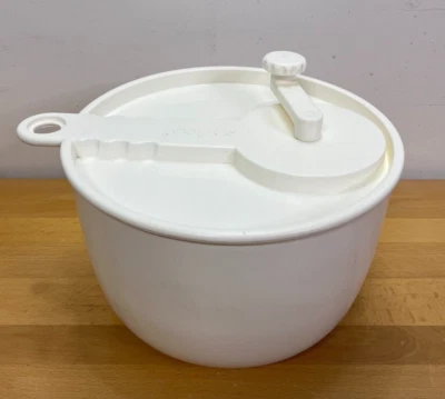 Hilandero de ensalada blanco grande vintage Copco tapa blanca Foto 1 de 4