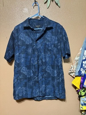 Mens  Blue Floral Print Hawaiian Shirt Short Sleeve Van Heusen M 15-15 1/2 - Image 1 of 3