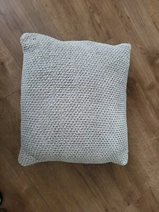 Green Small Cushion 38cm/45cm - Picture 1 of 2