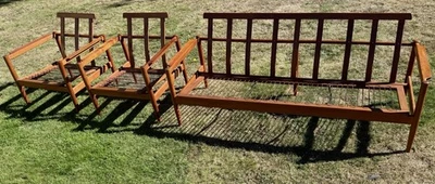 Sofá danés y dos sillas Borge Jensen de teca mediados de siglo Foto 1 de 4